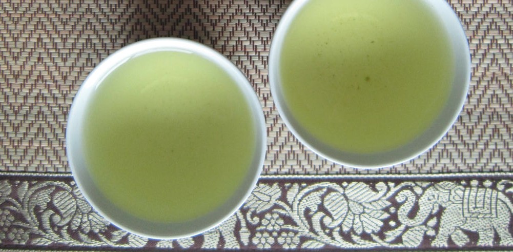 Warna green tea
