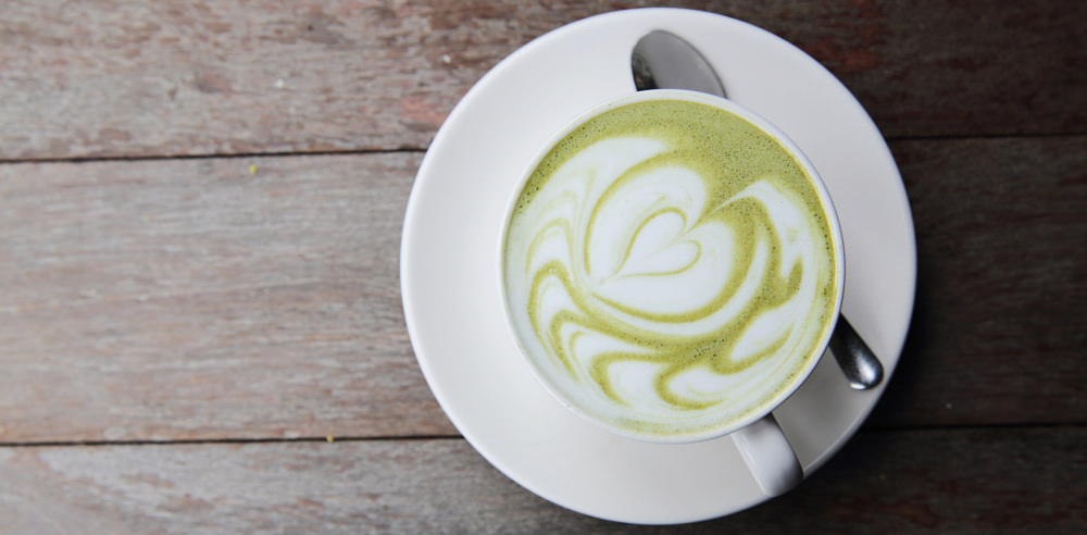 Green tea with milk - why you should skip it